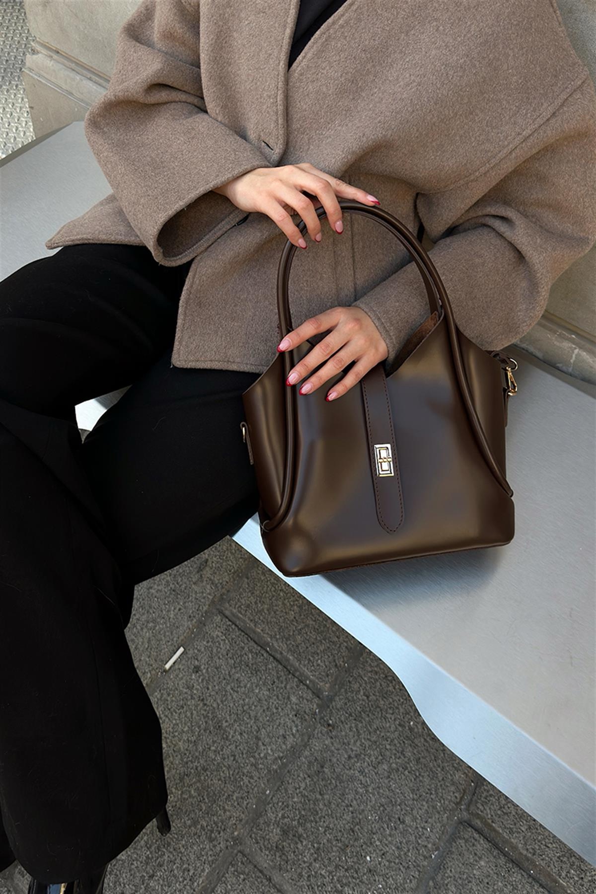 Cindy Marron + Trousse - Image 4