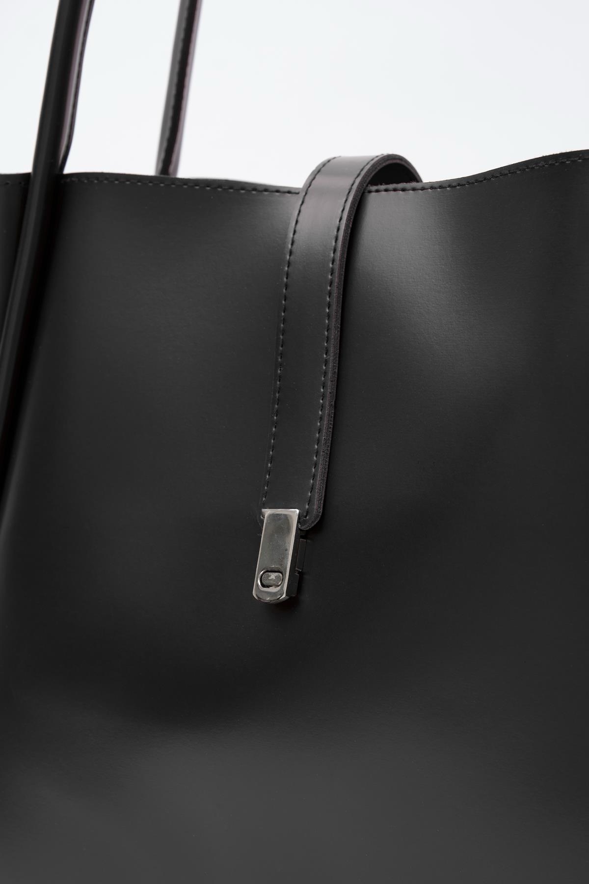 Chester Noire + trousse - Image 4