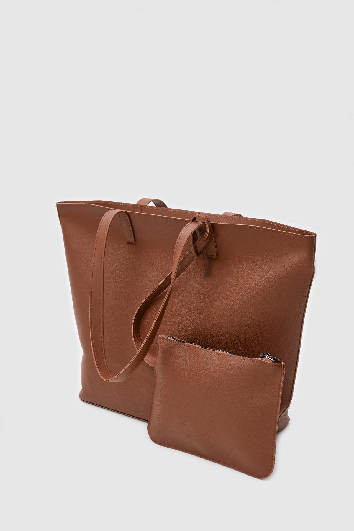 Carrie Camel - Image 3