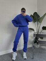Jenner ensemble bleu ( مقطن من الداخل)