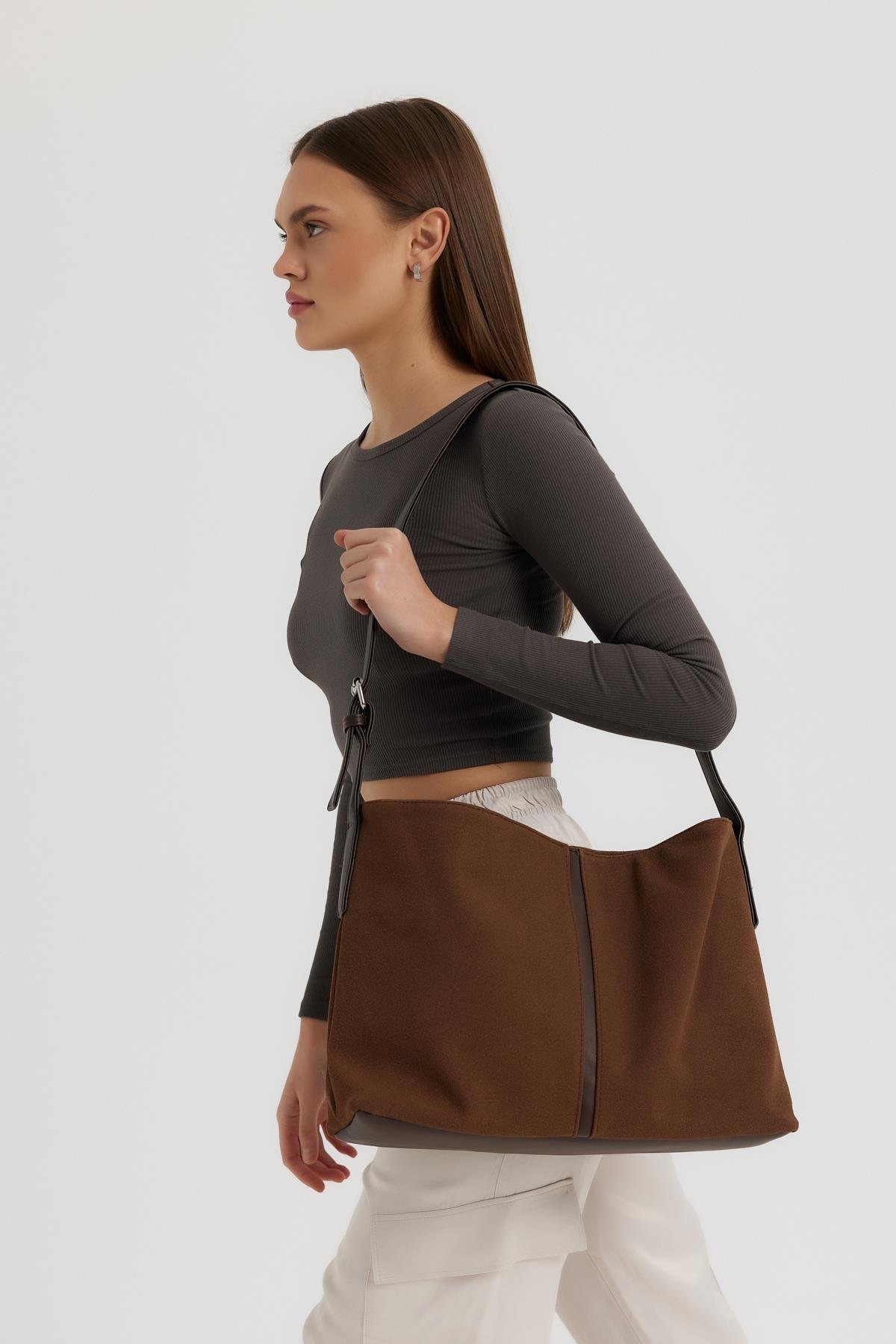 Agatha Marron - Image 2