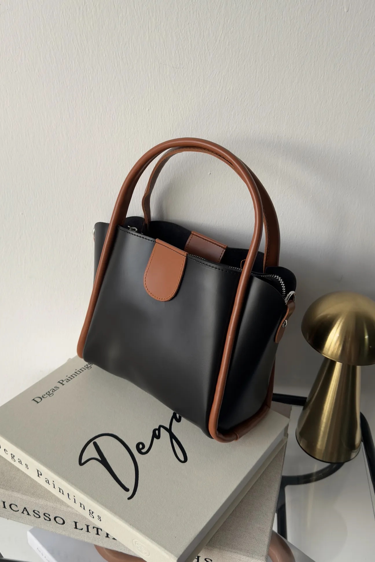 Beca Noire & Camel + Purse - Image 3