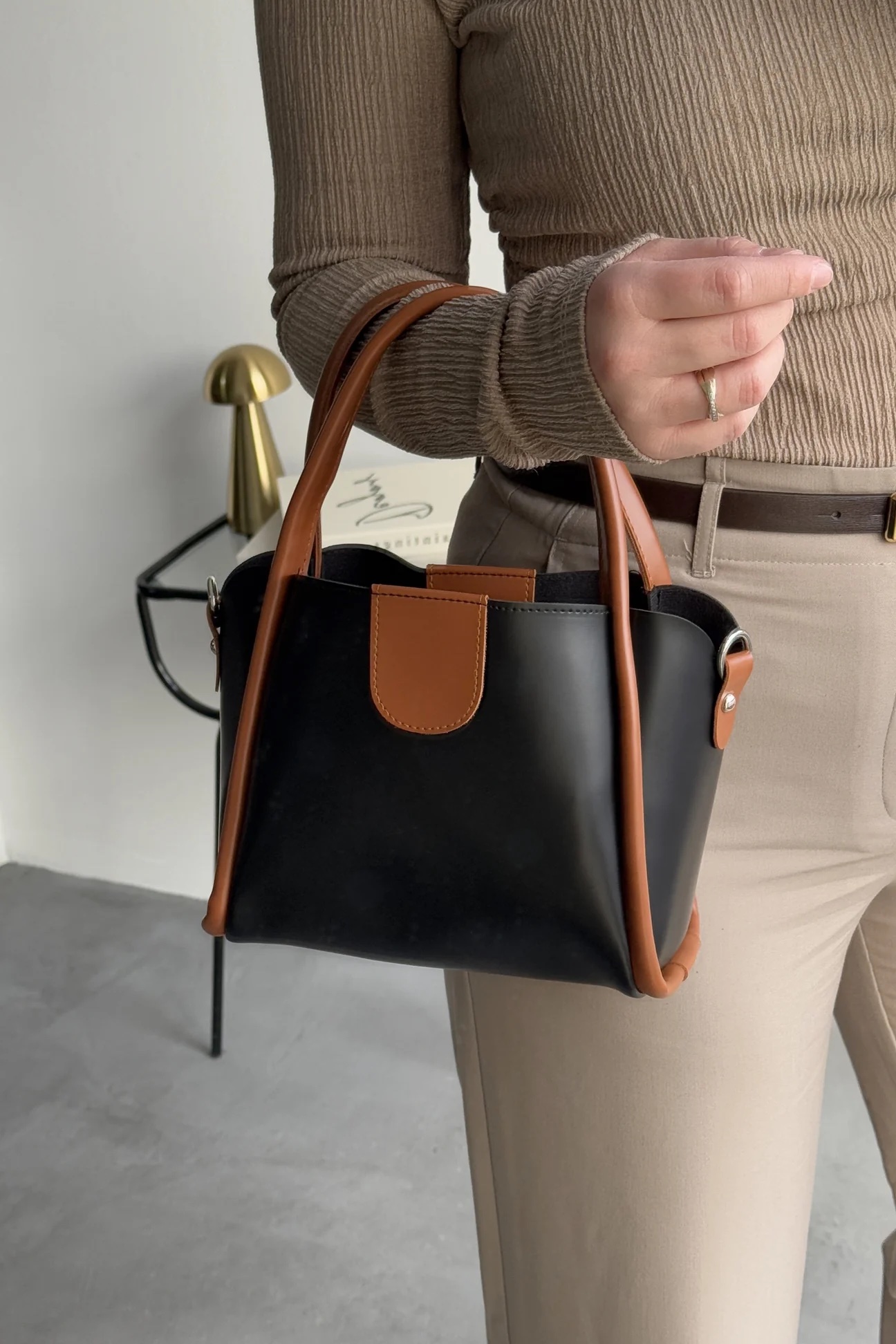 Beca Noire & Camel + Purse - Image 5