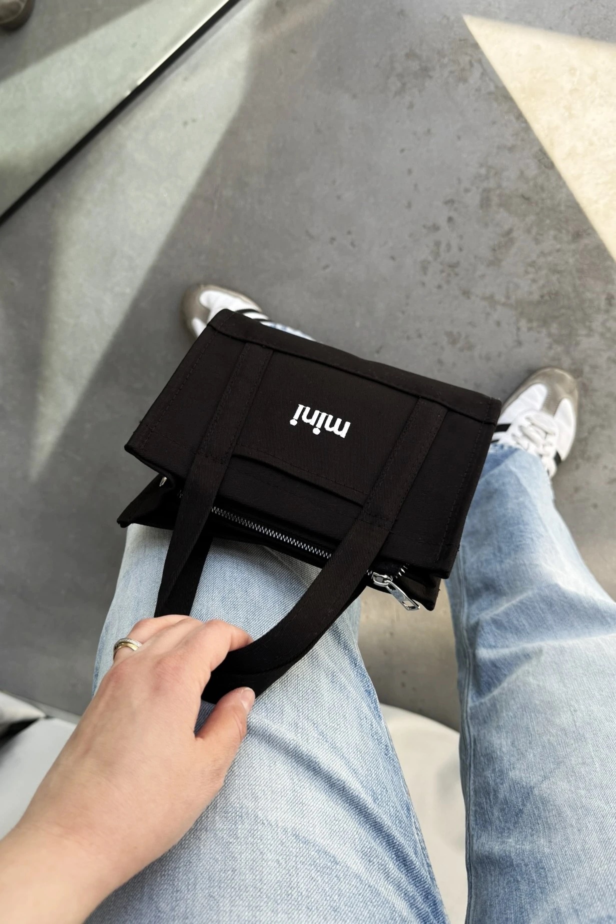 Mini Tote Noire - Image 4