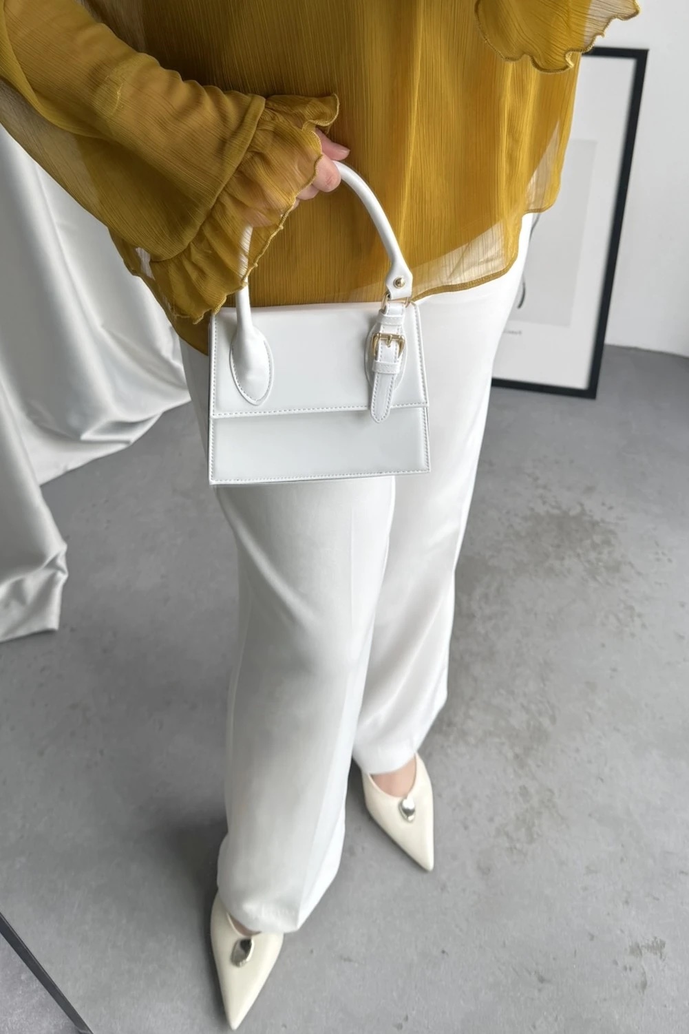Polly Blanc - Image 2