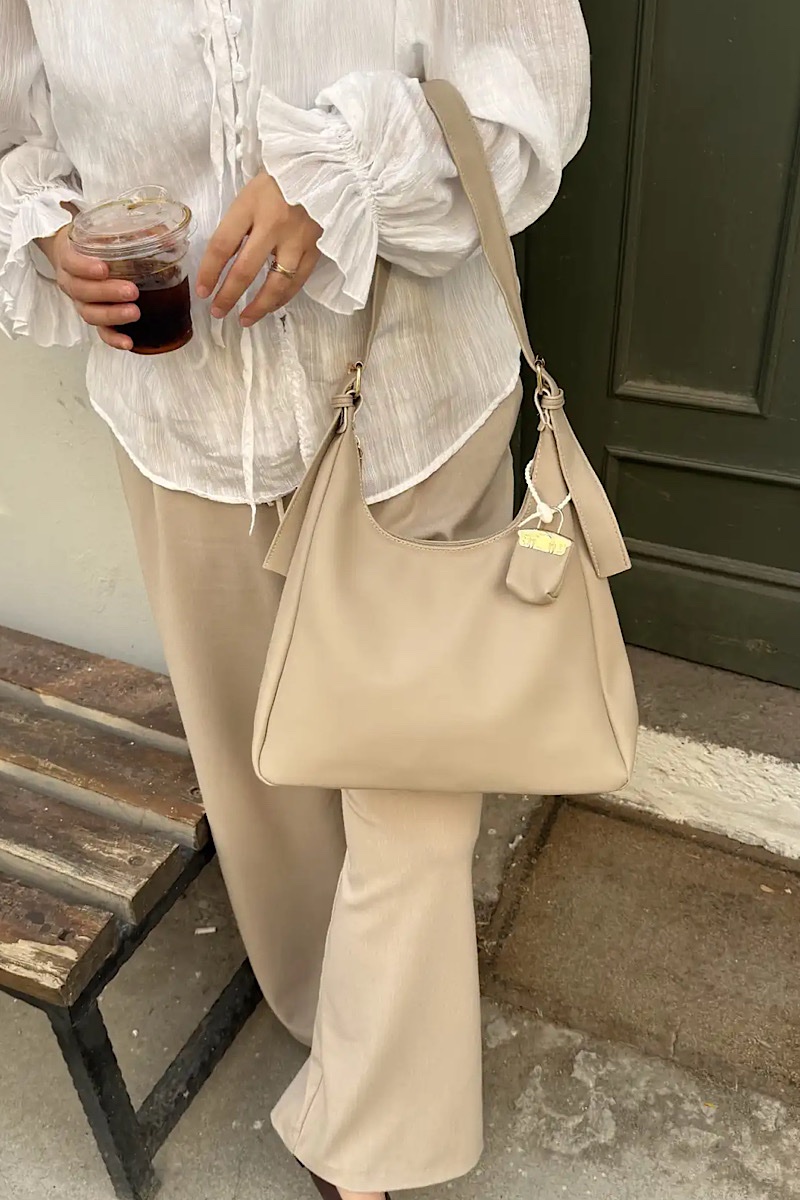 Onyx Beige + Charm - Image 2