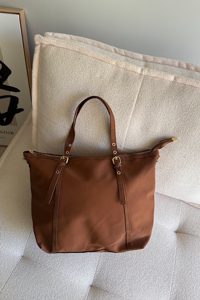 Elva Camel
