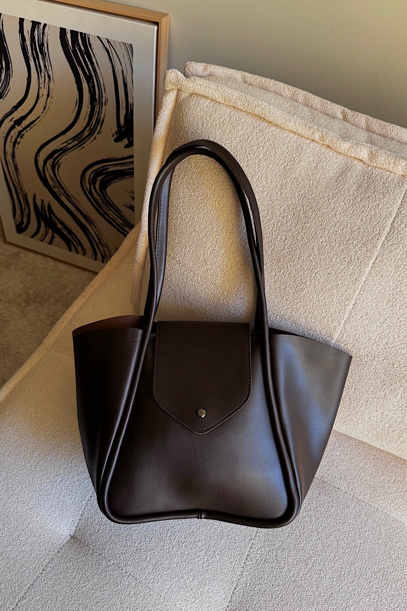 Petra Zipper Marron