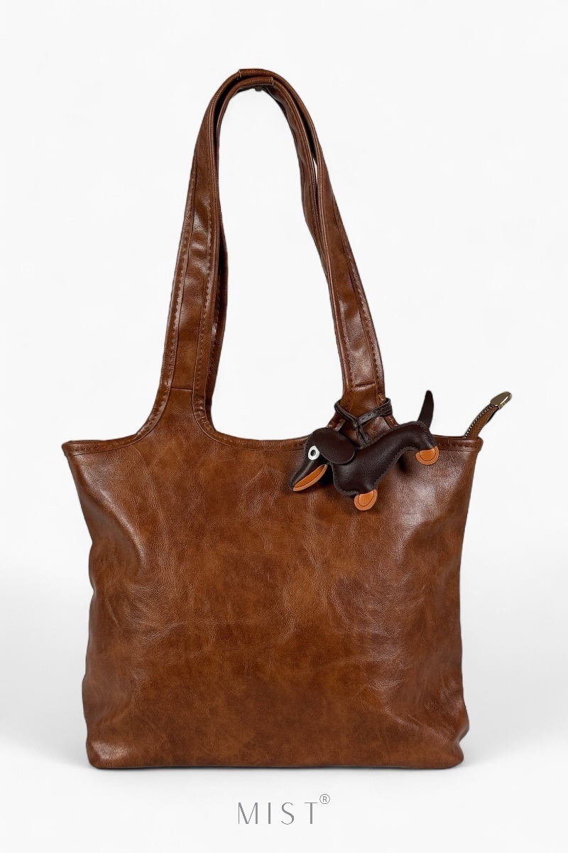 Tomm Camel + Charm