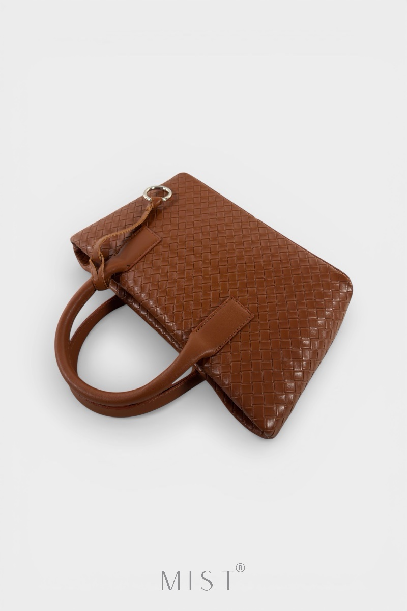 Lisa Camel - Image 3
