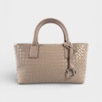 Lisa Beige